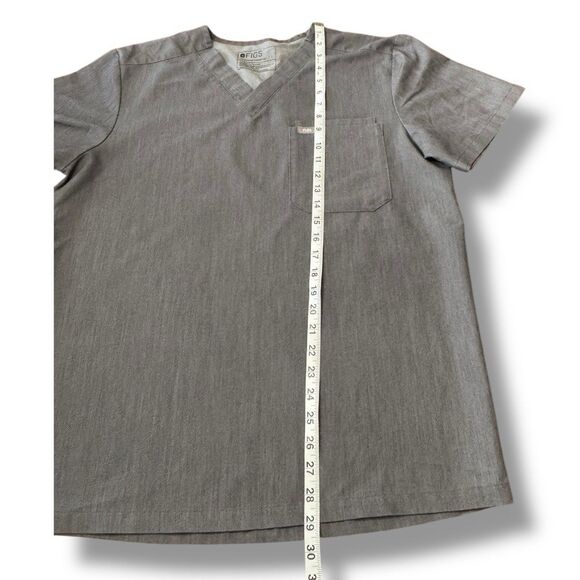 Figs Leon Scrub Top Gray Two Pocket V Neck Stretch Graphite Medical Men’s Size L - Picture 3 of 11